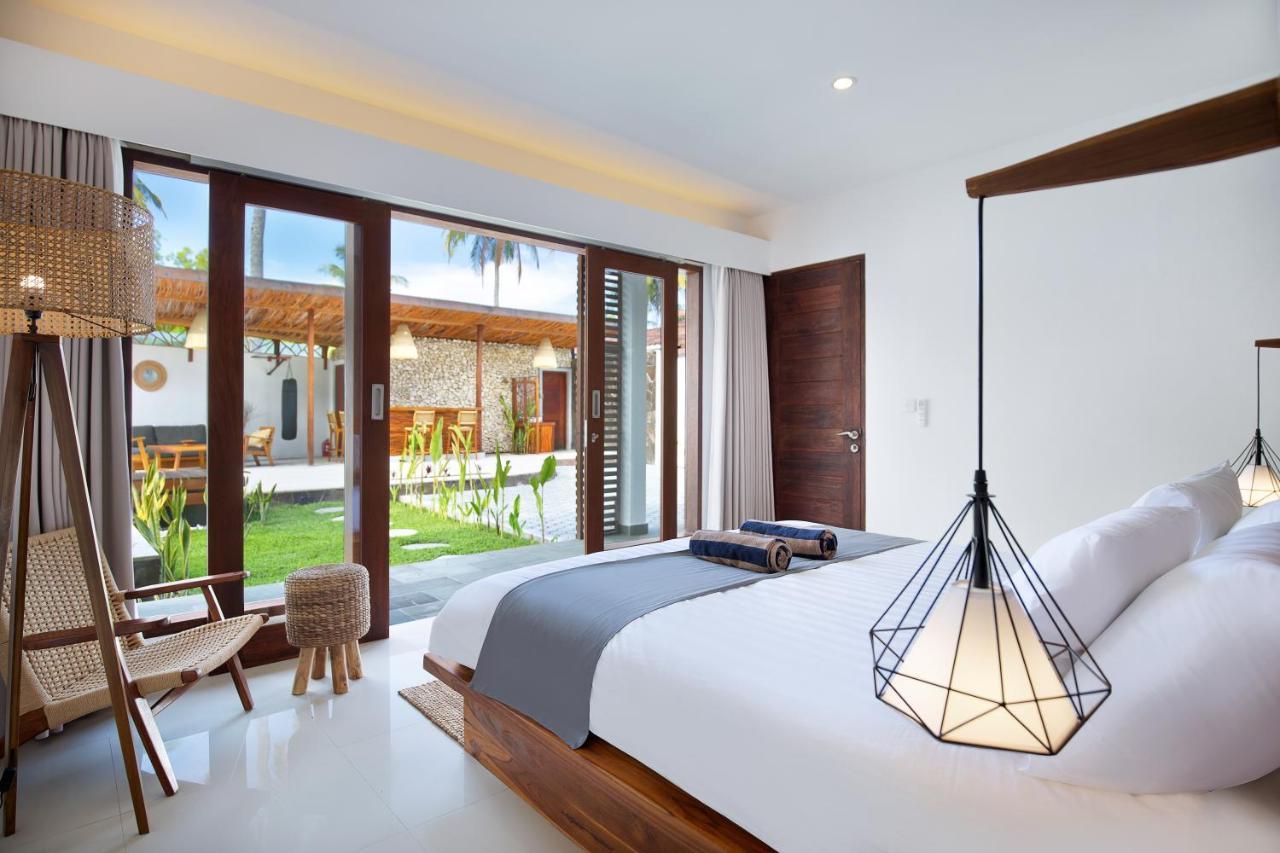 Villa Sakura. Luxury 3 Bedroom Villa. Selong Belanak Exterior photo