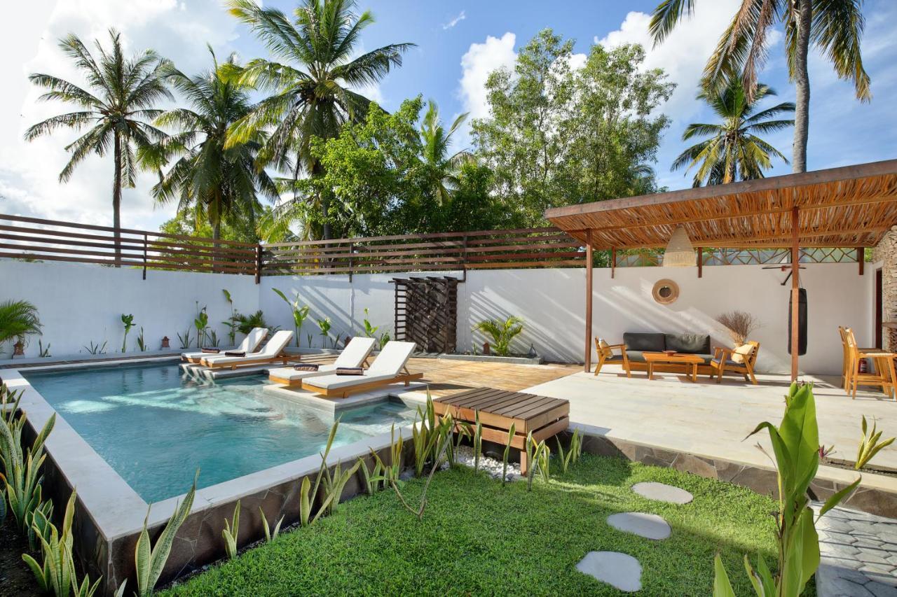 Villa Sakura. Luxury 3 Bedroom Villa. Selong Belanak Exterior photo